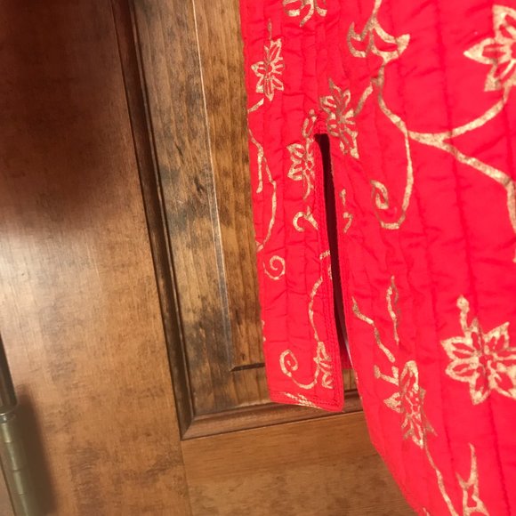 National Geographic by Pfeifer Studio Red w/Gold Swirls Quilted Jacket X-Large - Picture 7 of 13